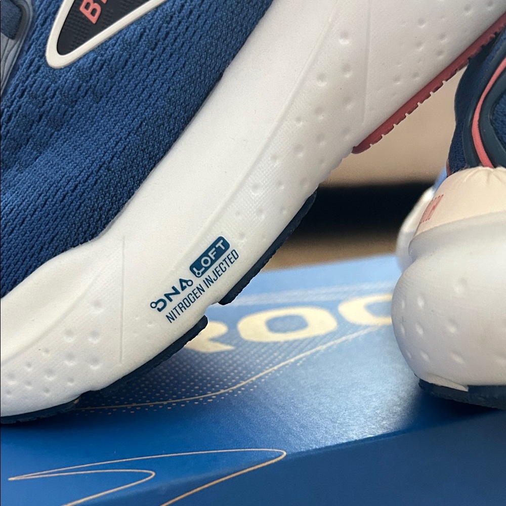 NEW! Brooks Navy and Coral Running Shoes - Picture 3 of 6
